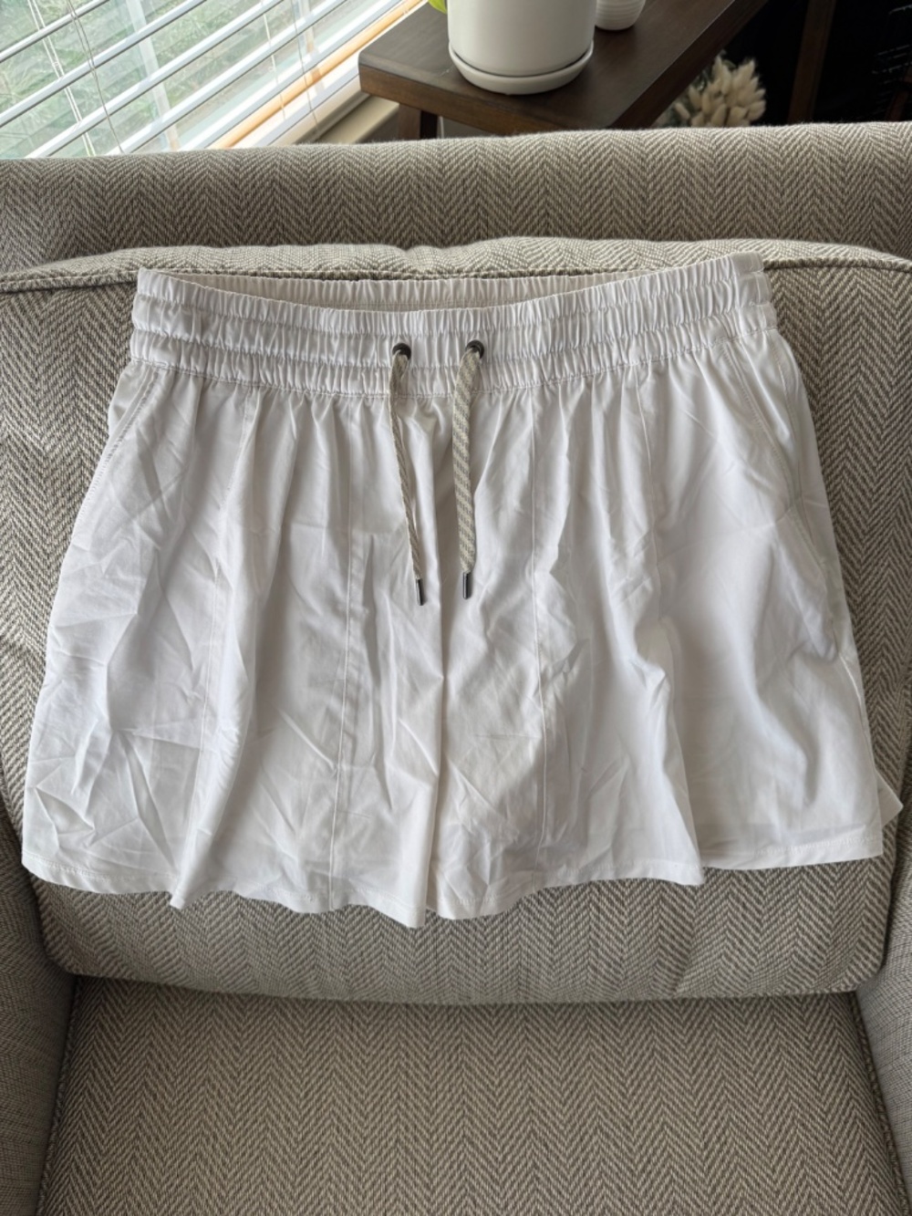 Vuori Clementine Skirt L Sport Tennis Workout Short Skort Performance Breathable - Picture 5 of 9